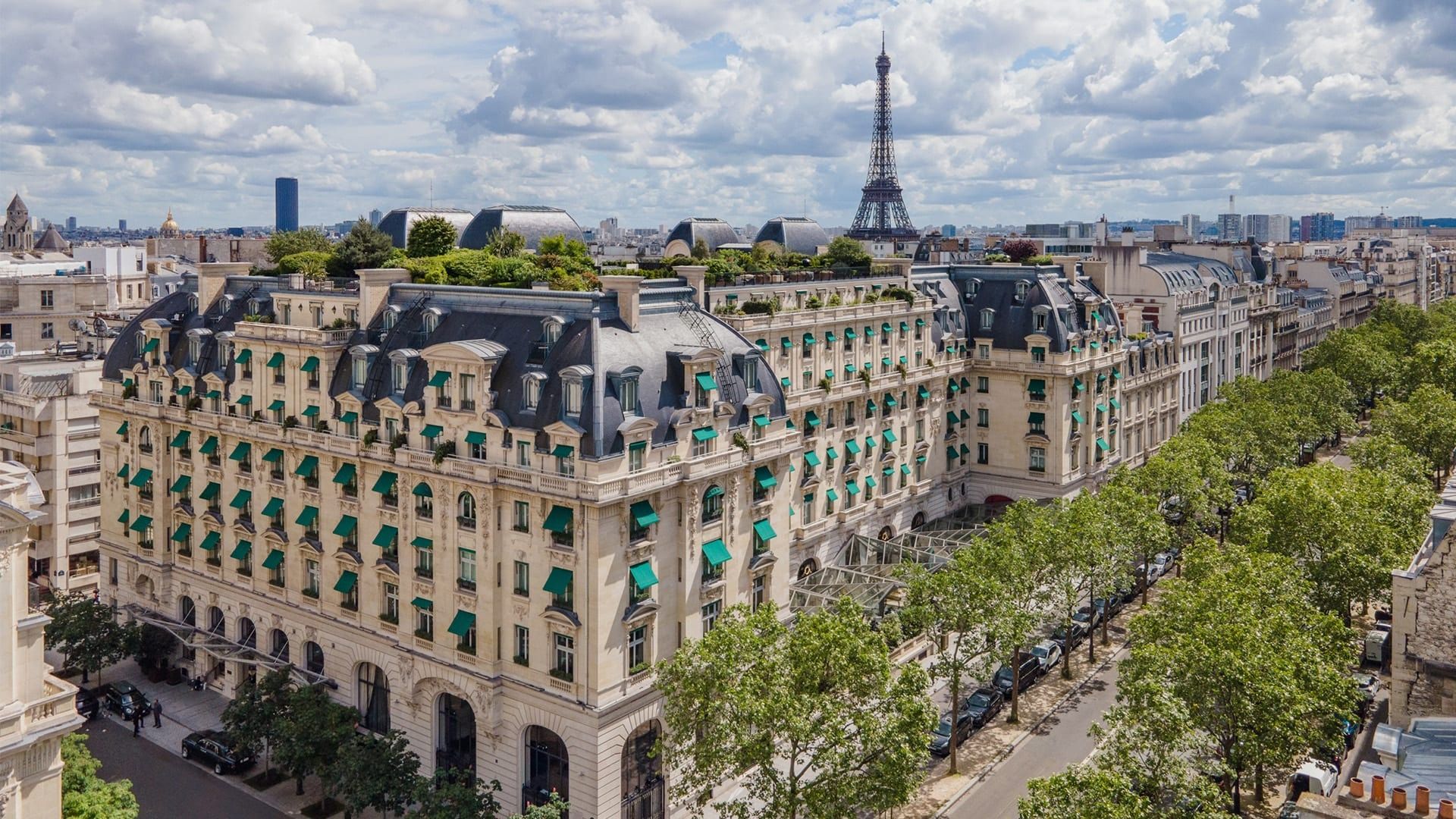 Toits et façades d'immeubles haussmanniens